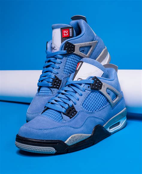 Air Jordan 4 .